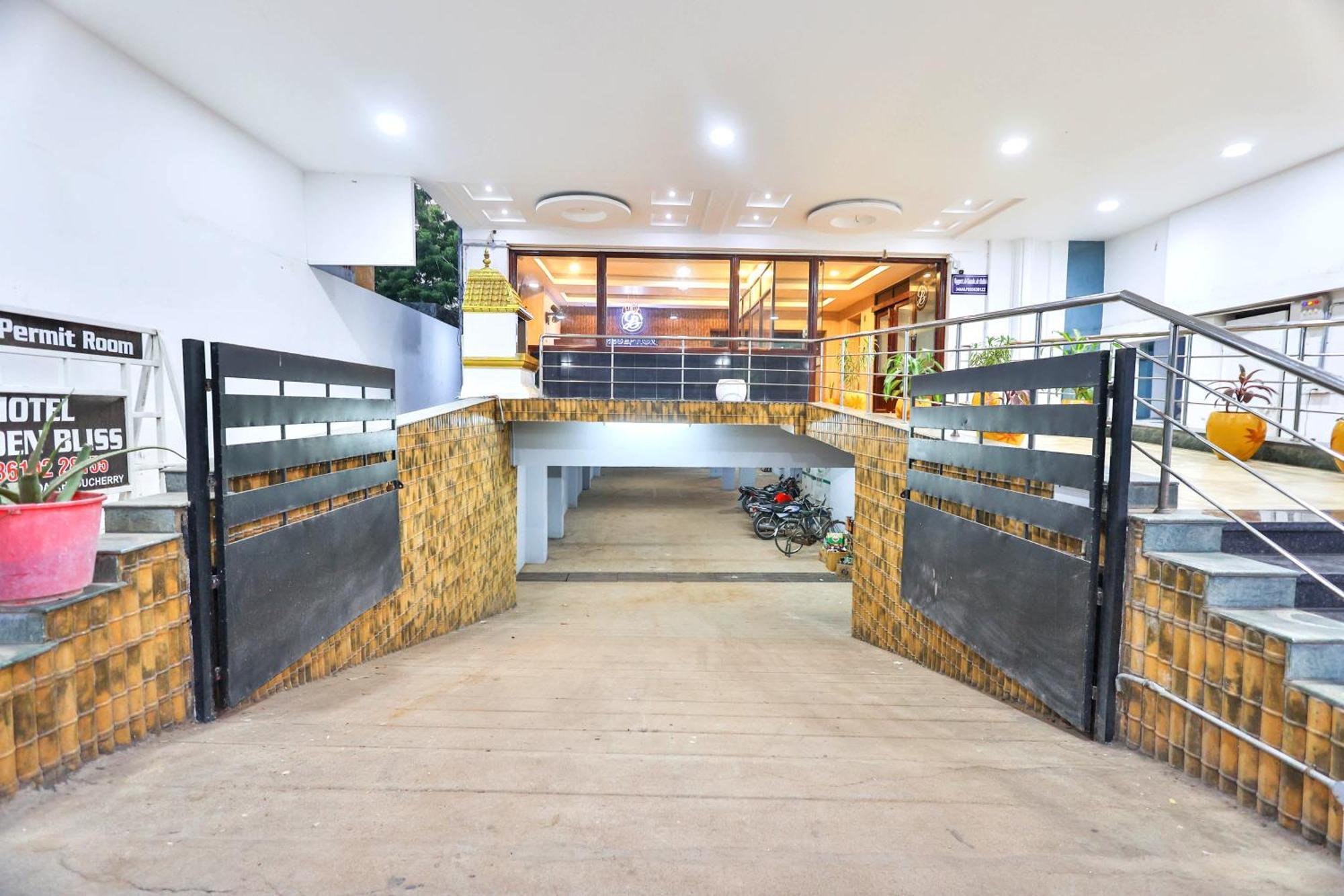 Hotel Golden Bliss Ποντισερί Εξωτερικό φωτογραφία