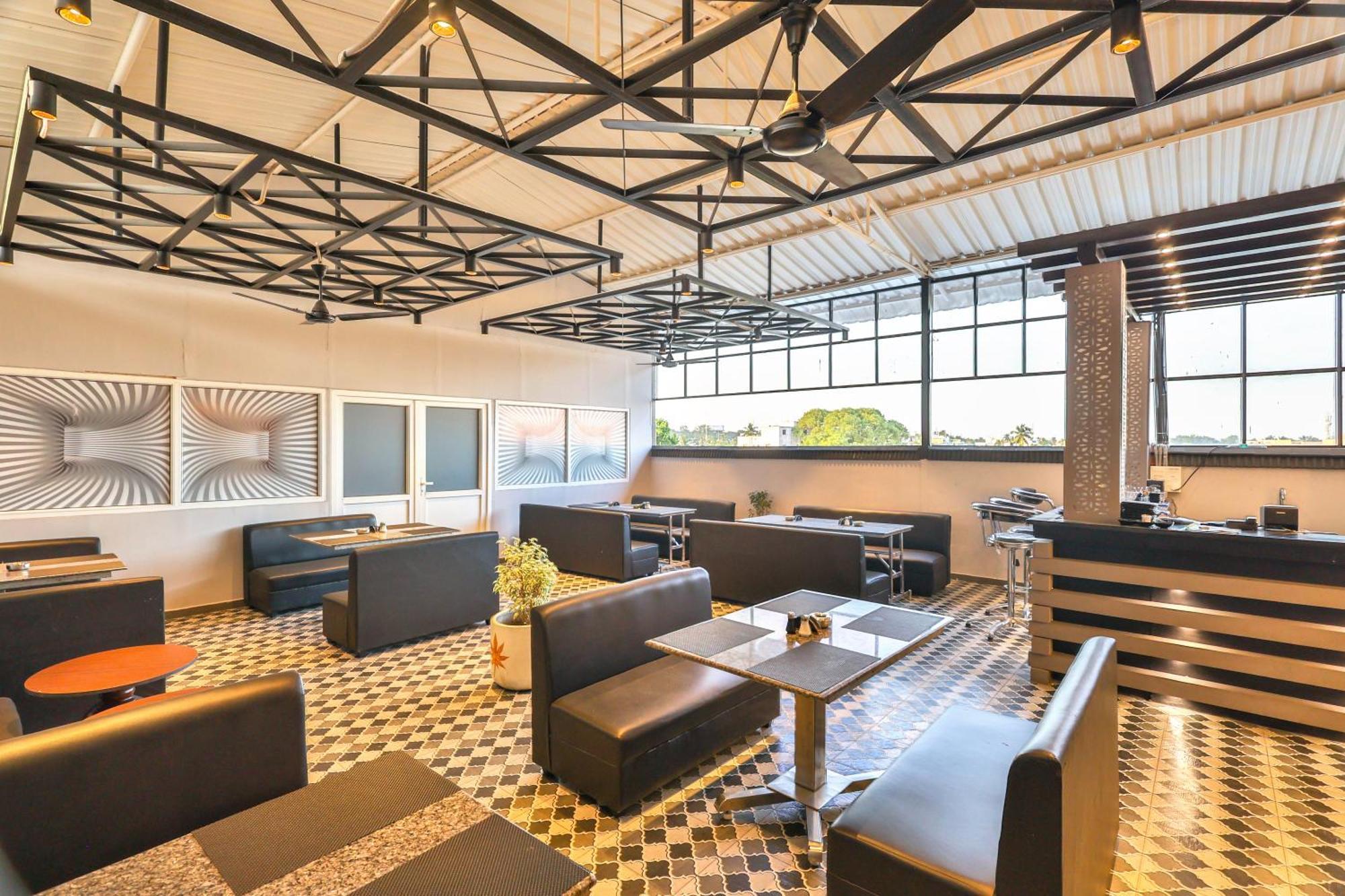 Hotel Golden Bliss Ποντισερί Εξωτερικό φωτογραφία